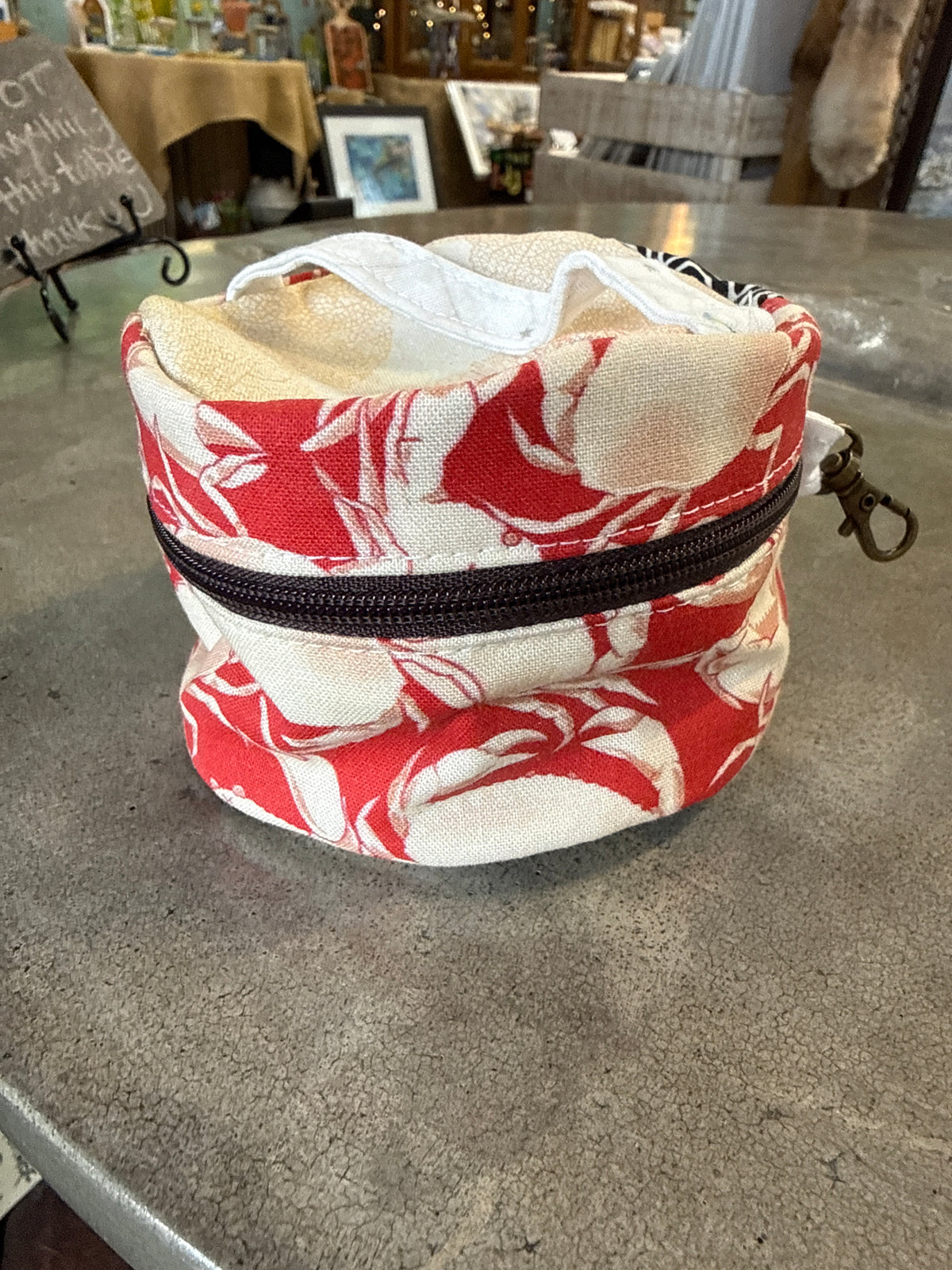 Small round zip pouch