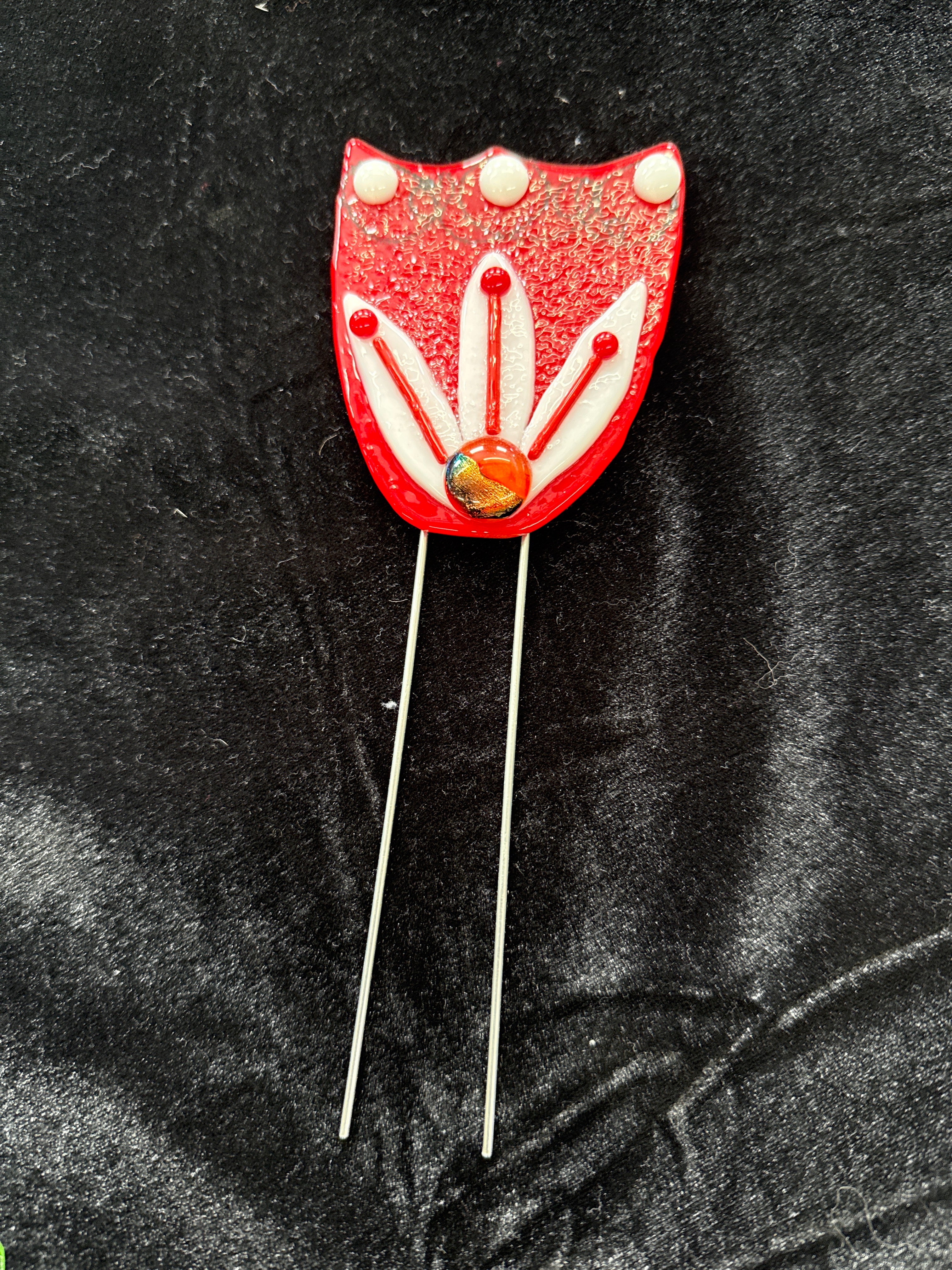 #251 red flower plant stake