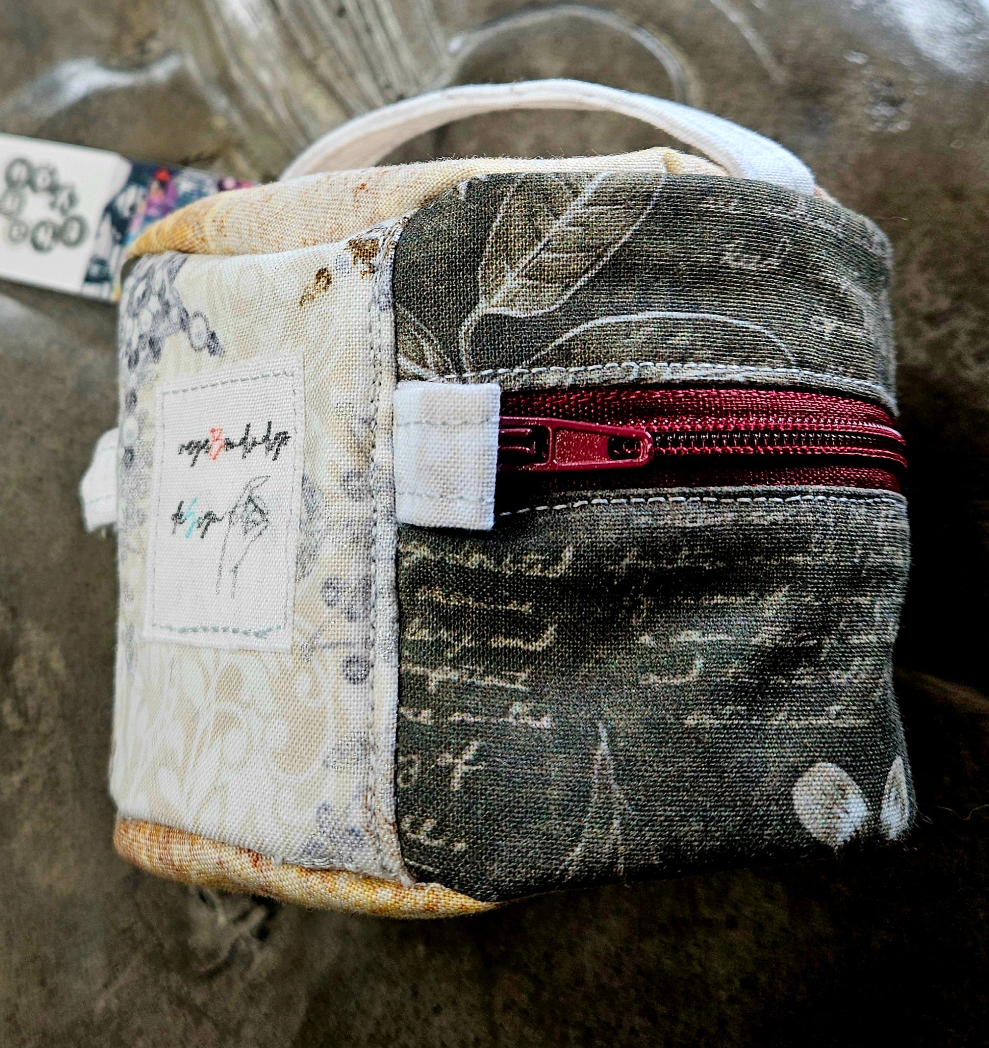 Small round zip pouch