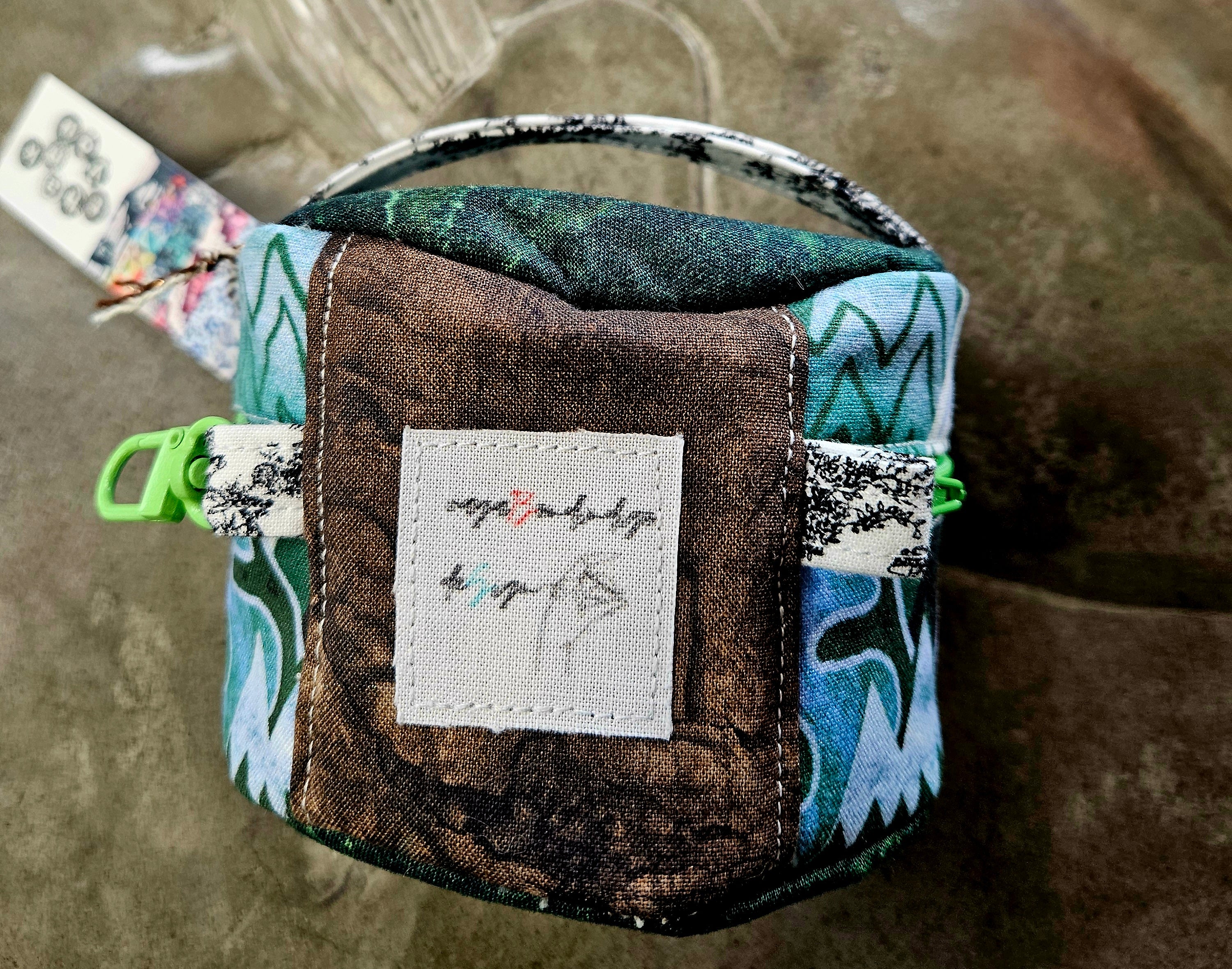 Small round zip pouch