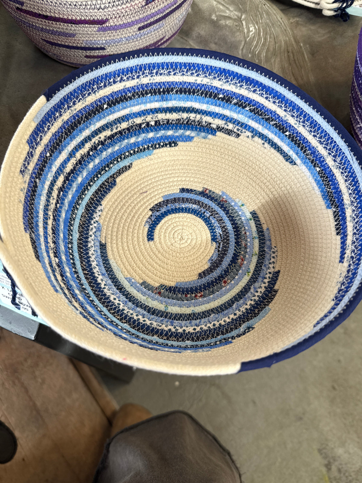 X large swirl bowl