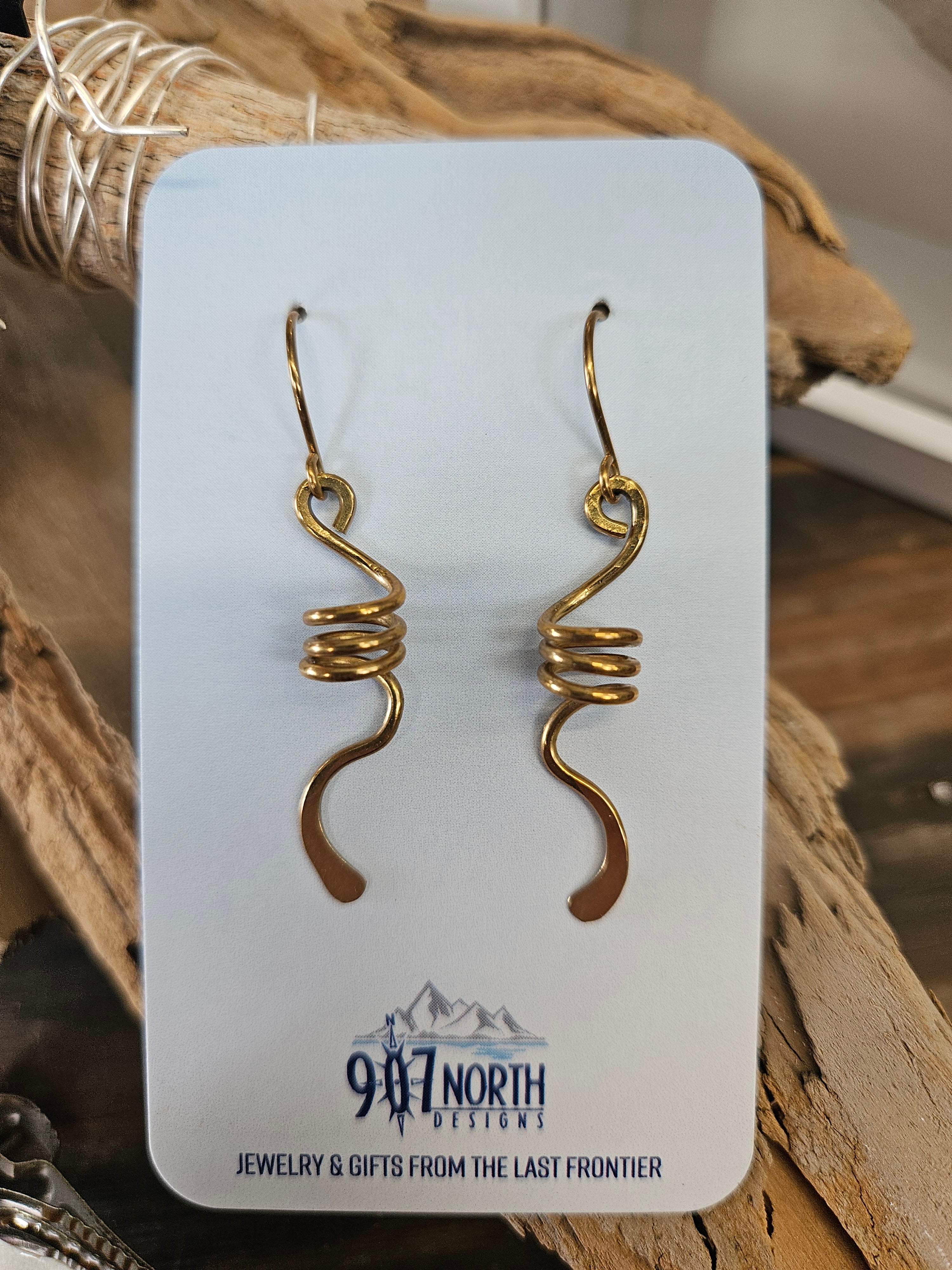 A3907 lmm Brass swirly earrings