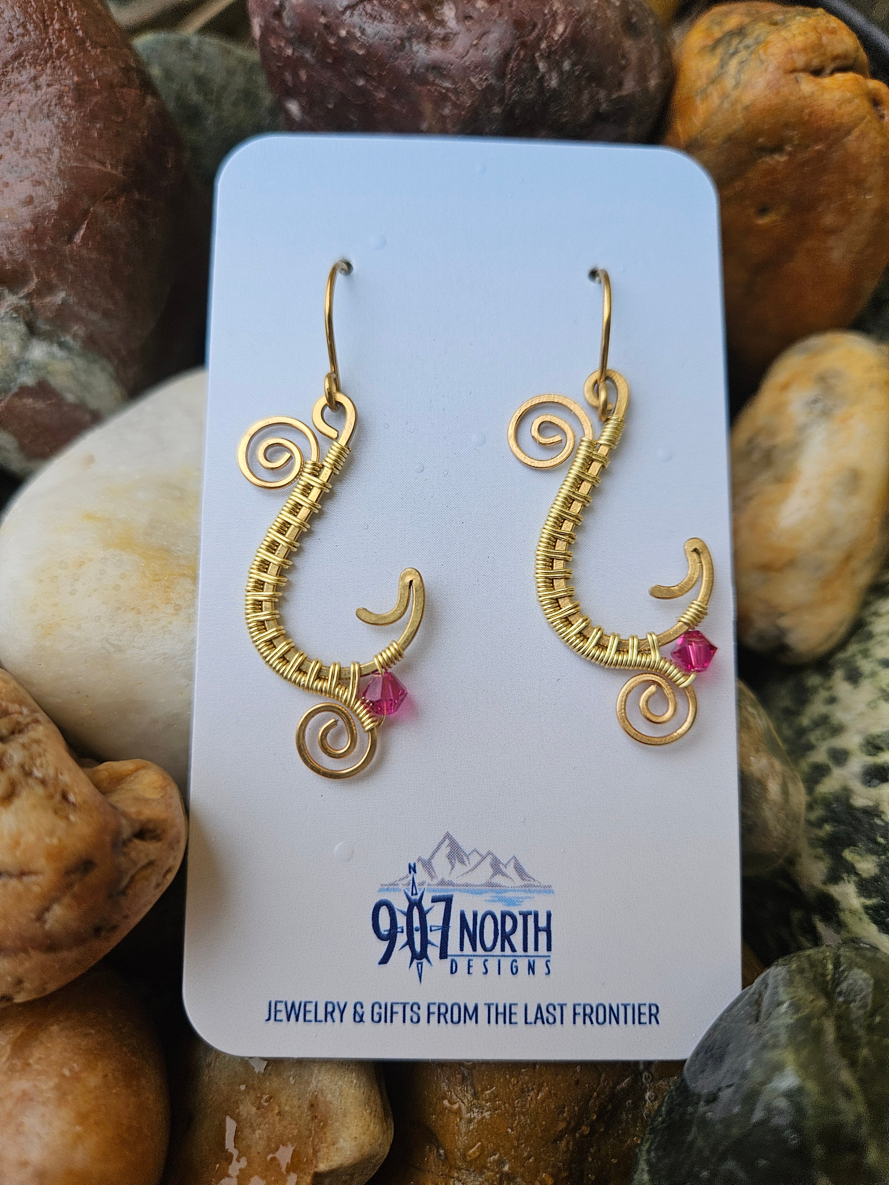#1023B 907 lmm Fish hook earrings with pink