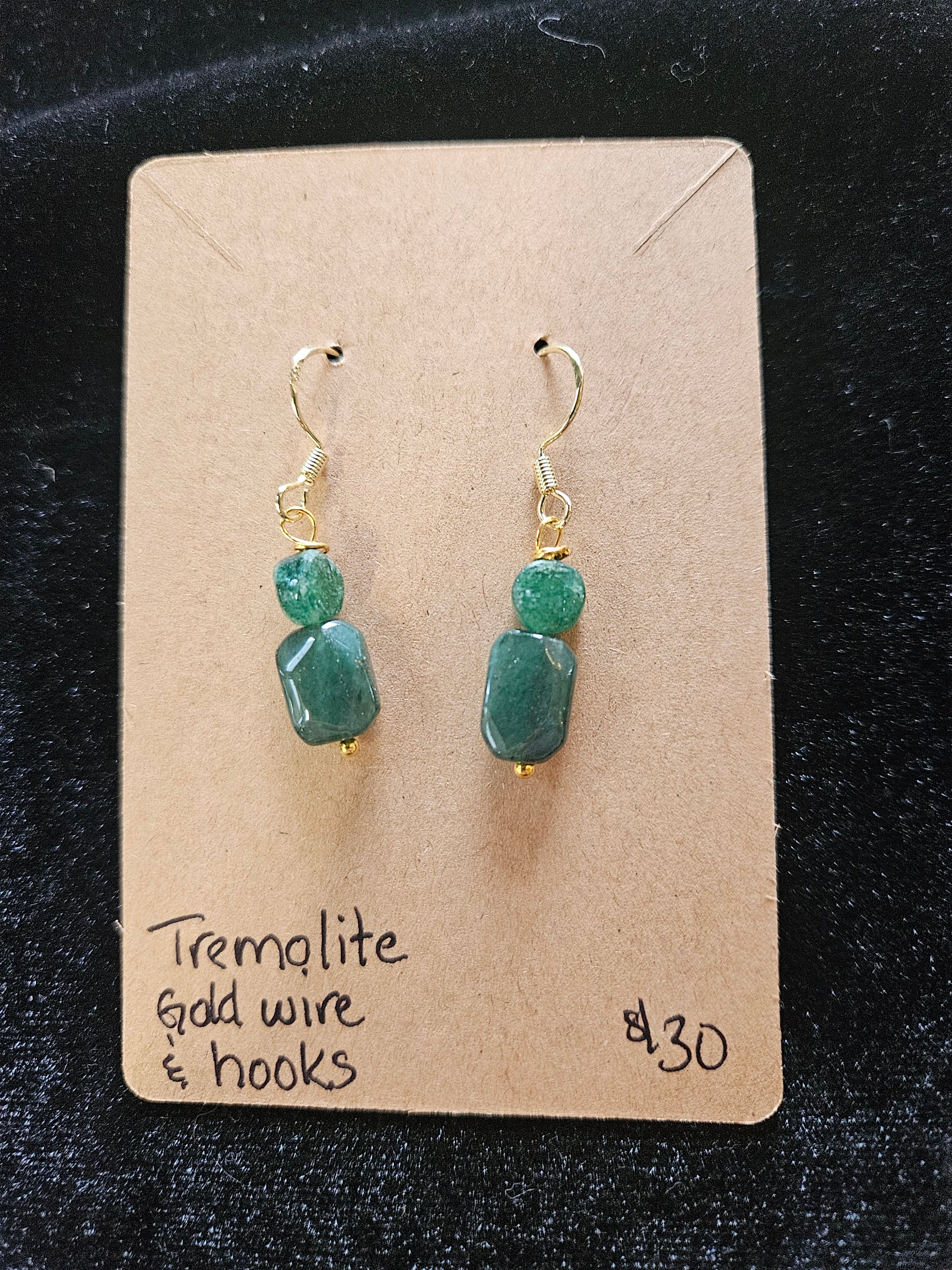 RH7: Tremolite with gold wire hooks