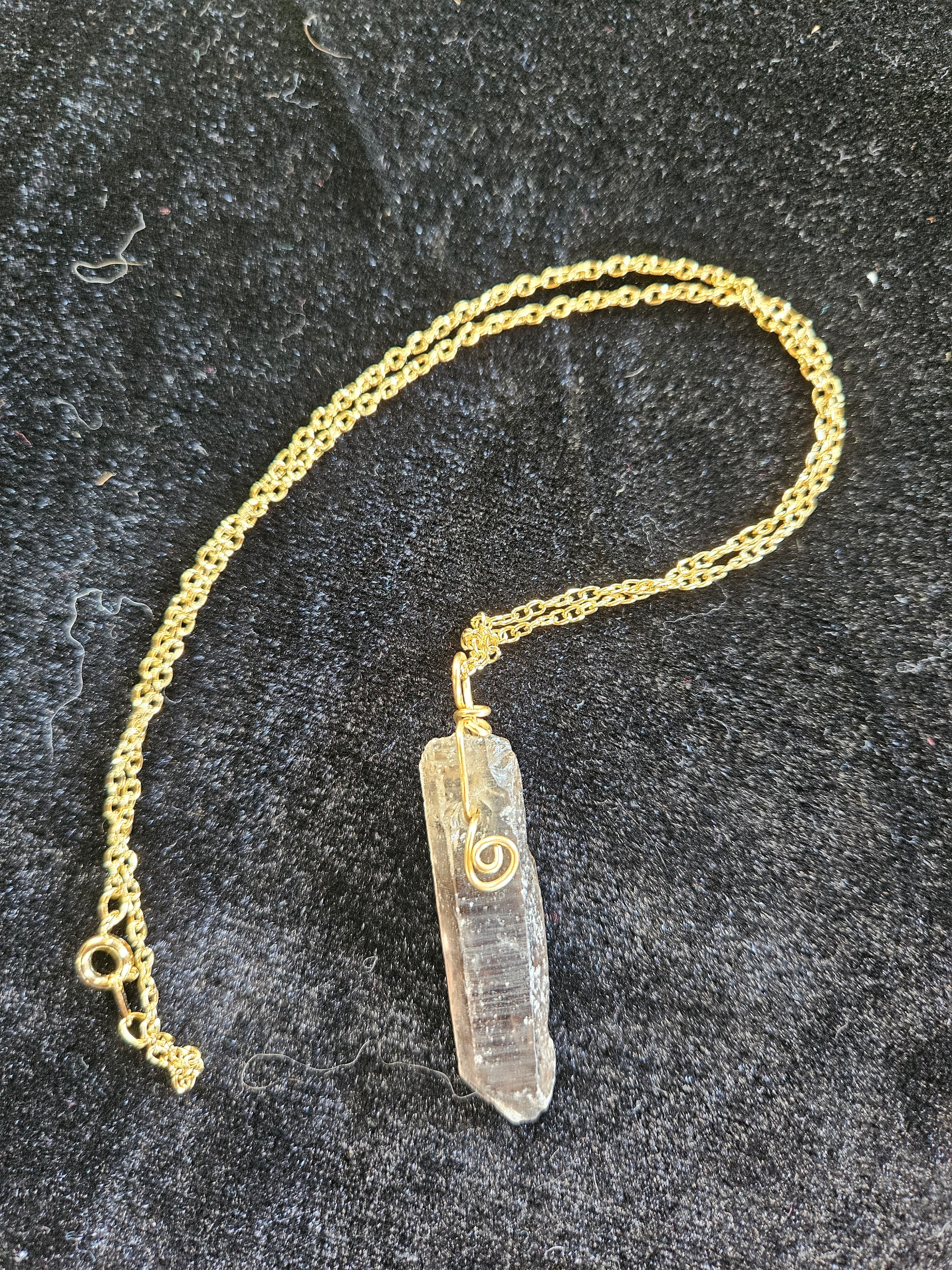 RH30: Smokey quartz with gold wire 16 inch chain