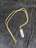 RH33: Crystal point wit gold wire 16 inch chain