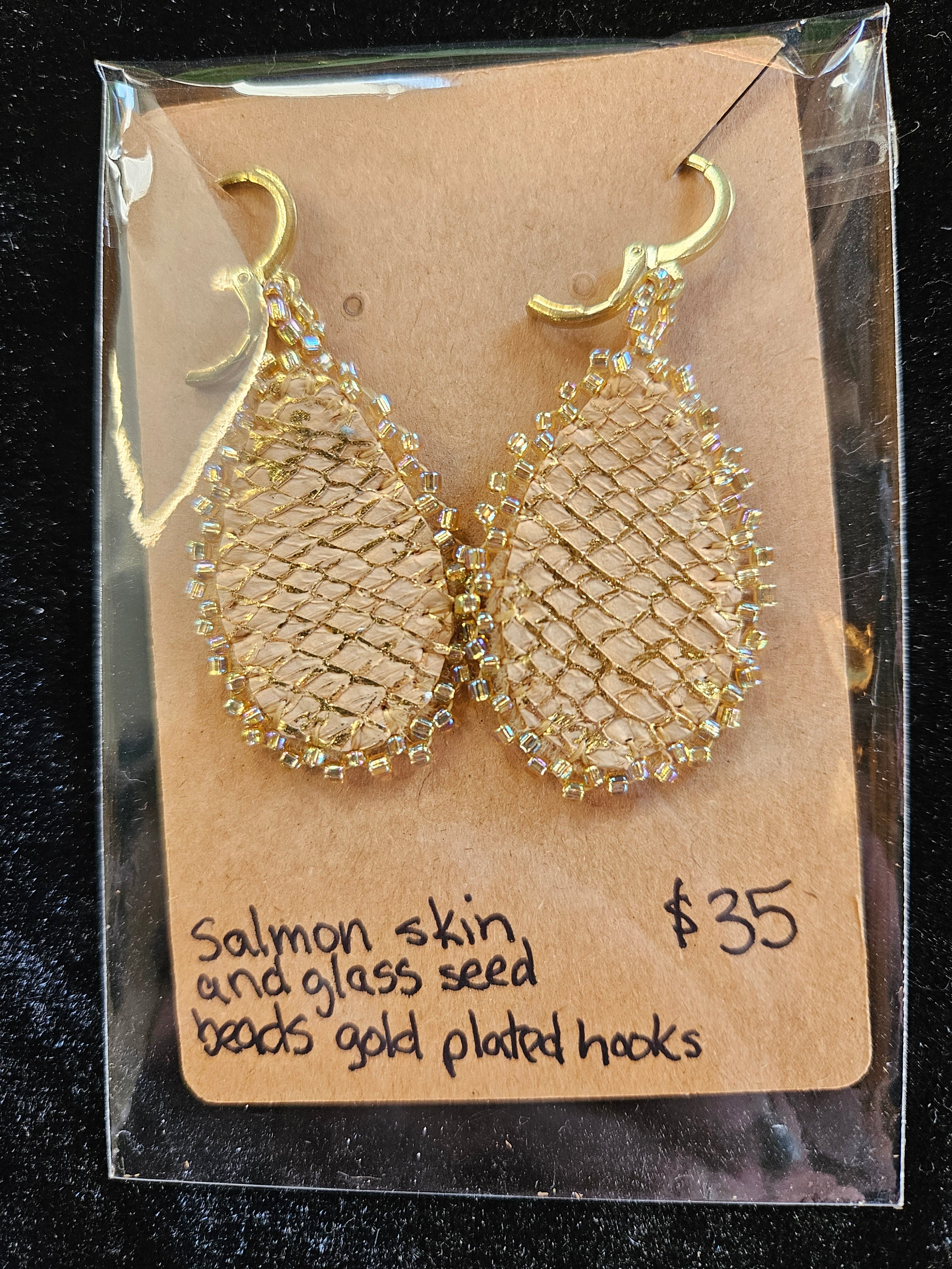 RH38: salmon skin and glass seed beads earrings