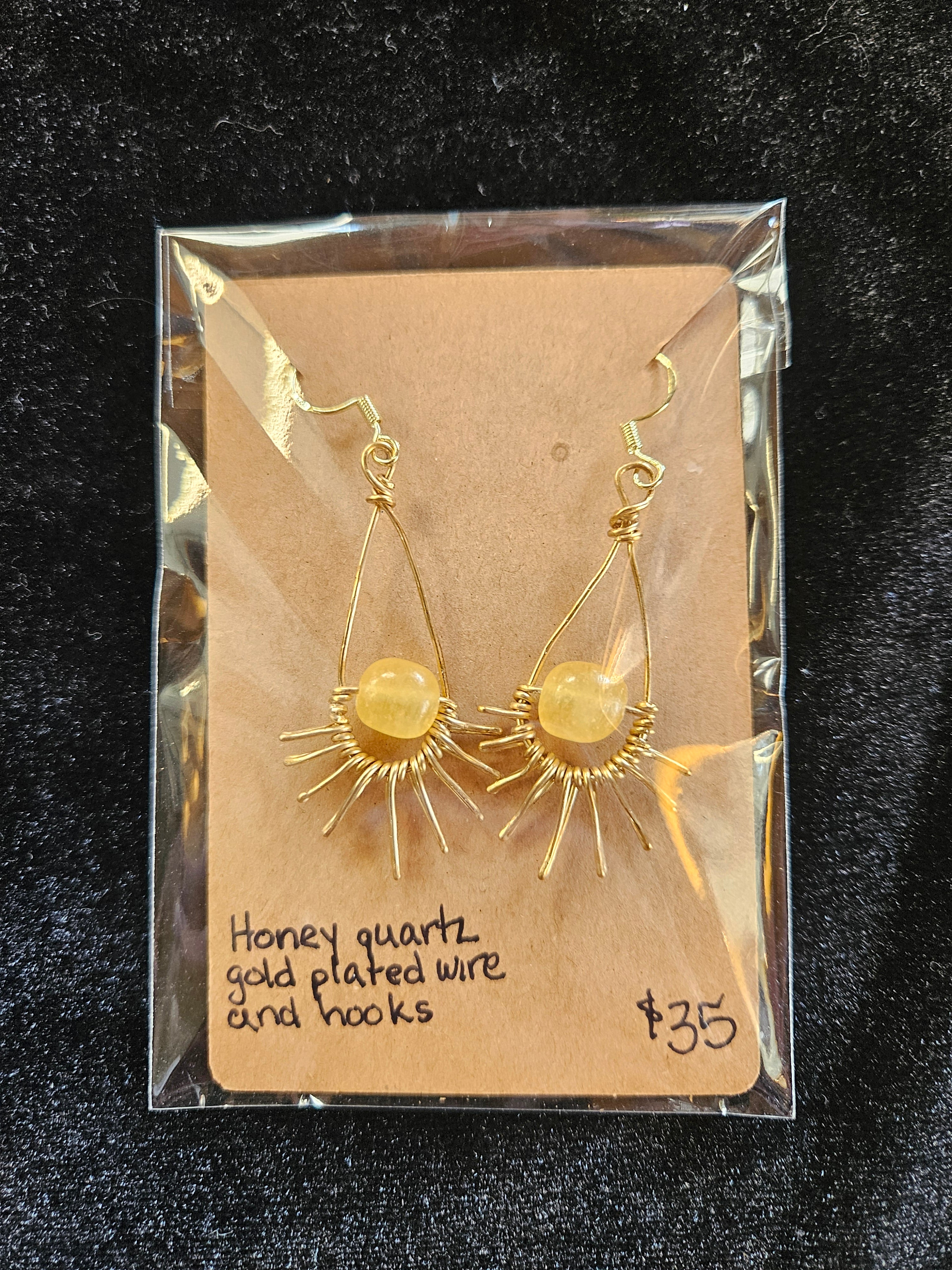 RH39: Honey quartz gold plated wire and hooks earrings
