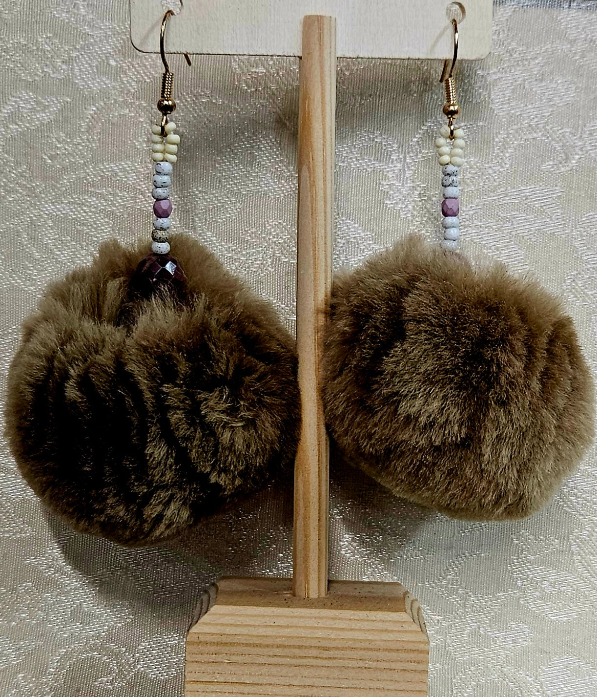 Beaver Pom Pom earrings