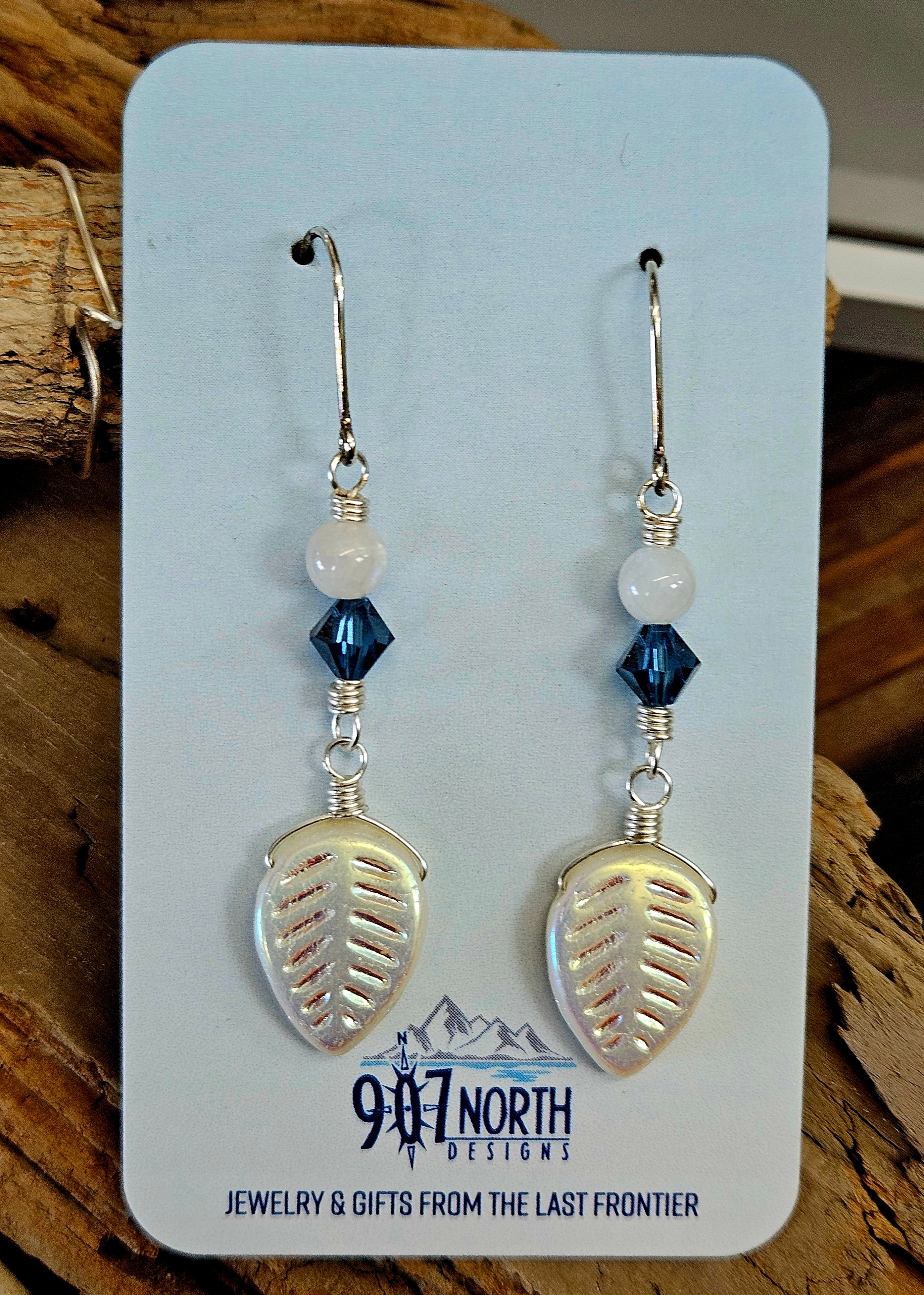 40c 907 lmm Earrings: White Leaves with Moonstones