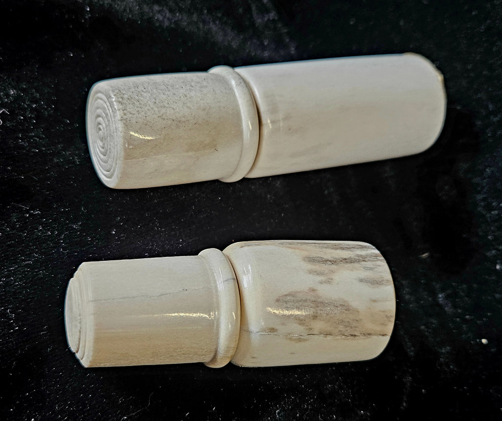 Needle storage and thimble