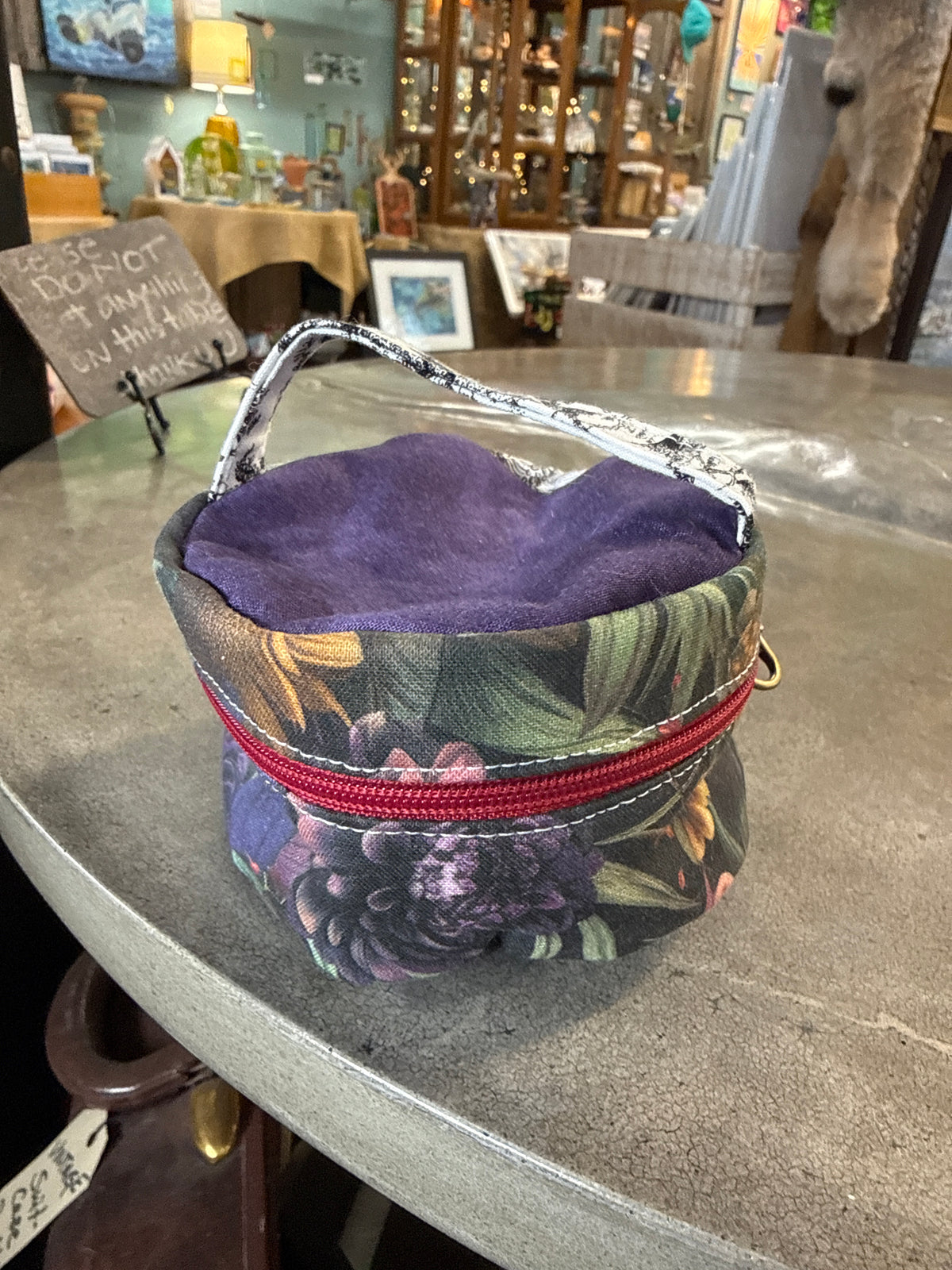 Small round zip pouch