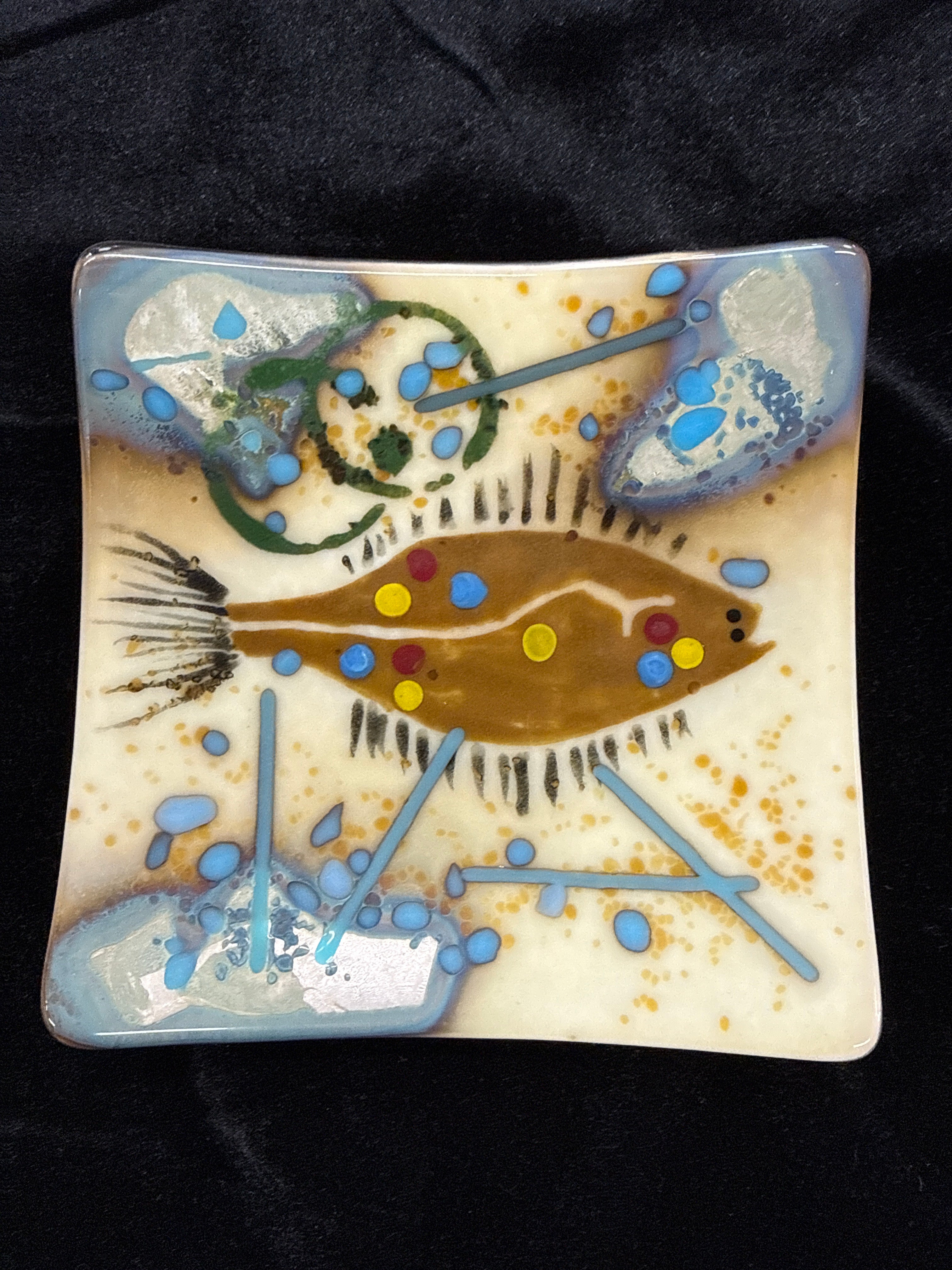 #226 Halibut glass dish