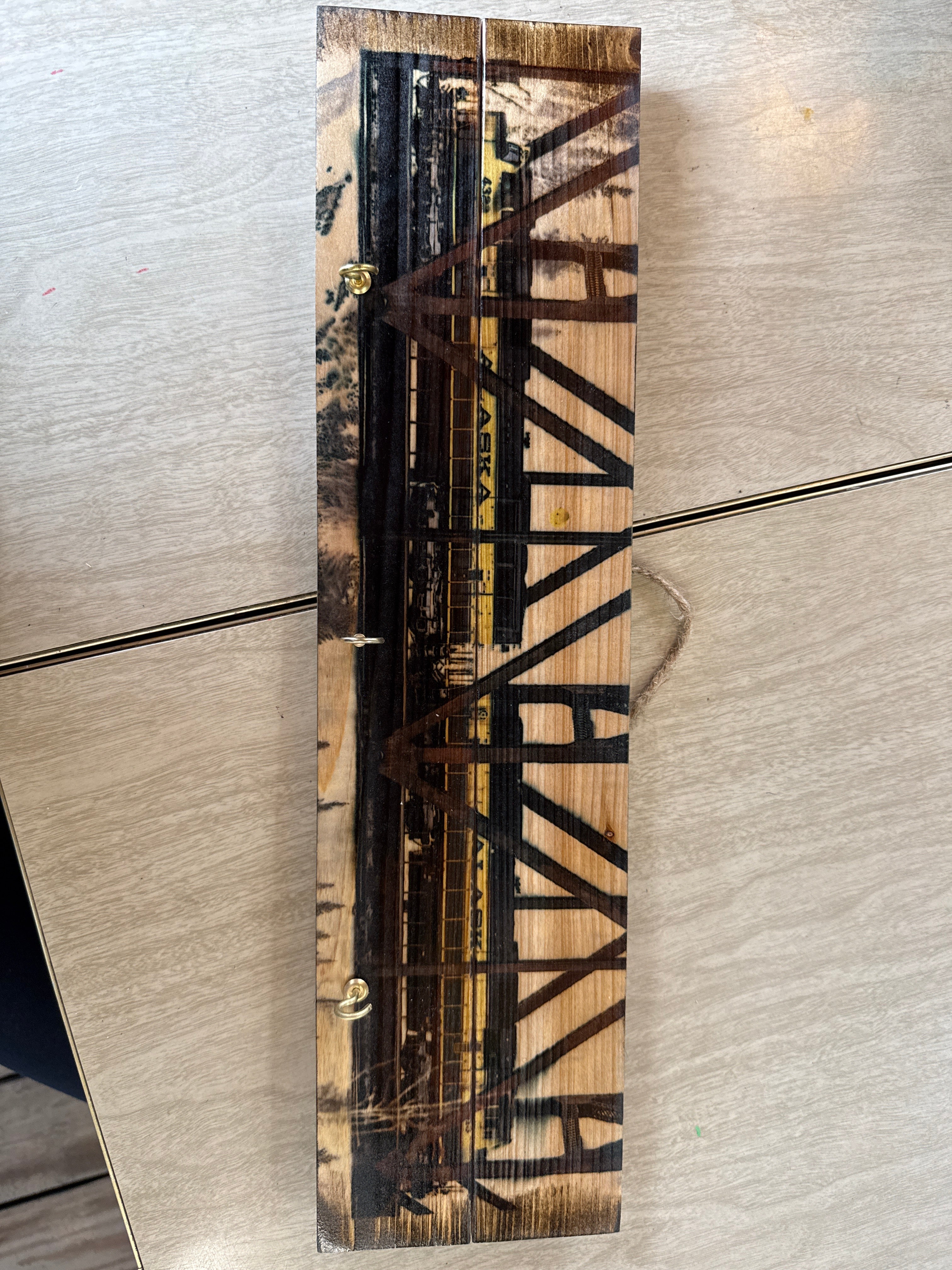 Photography on Wood with key holder hooks