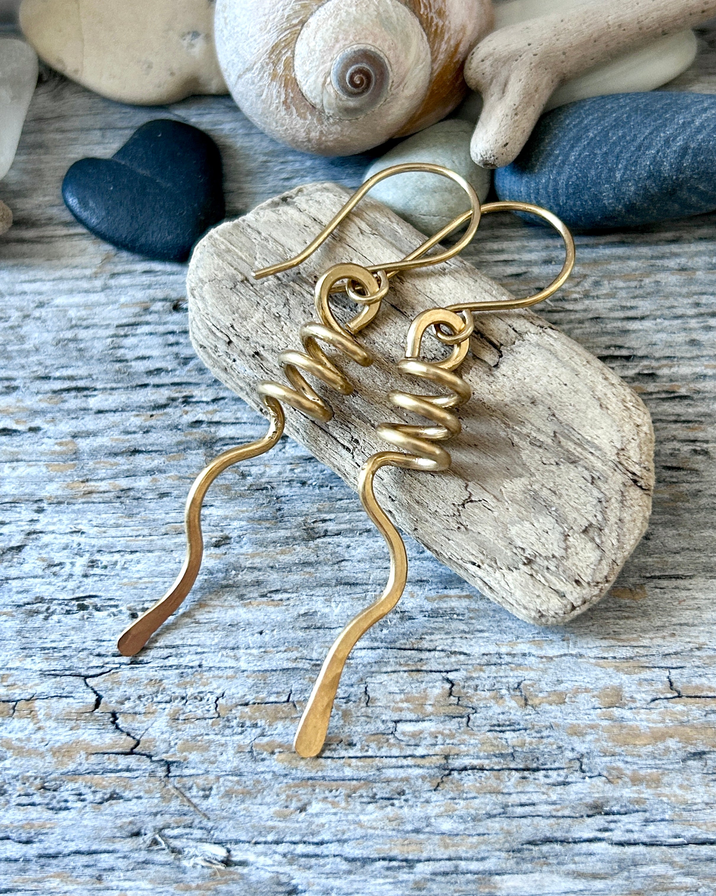 #1201 907 lmm 30 coil with paddle in brass earrigs