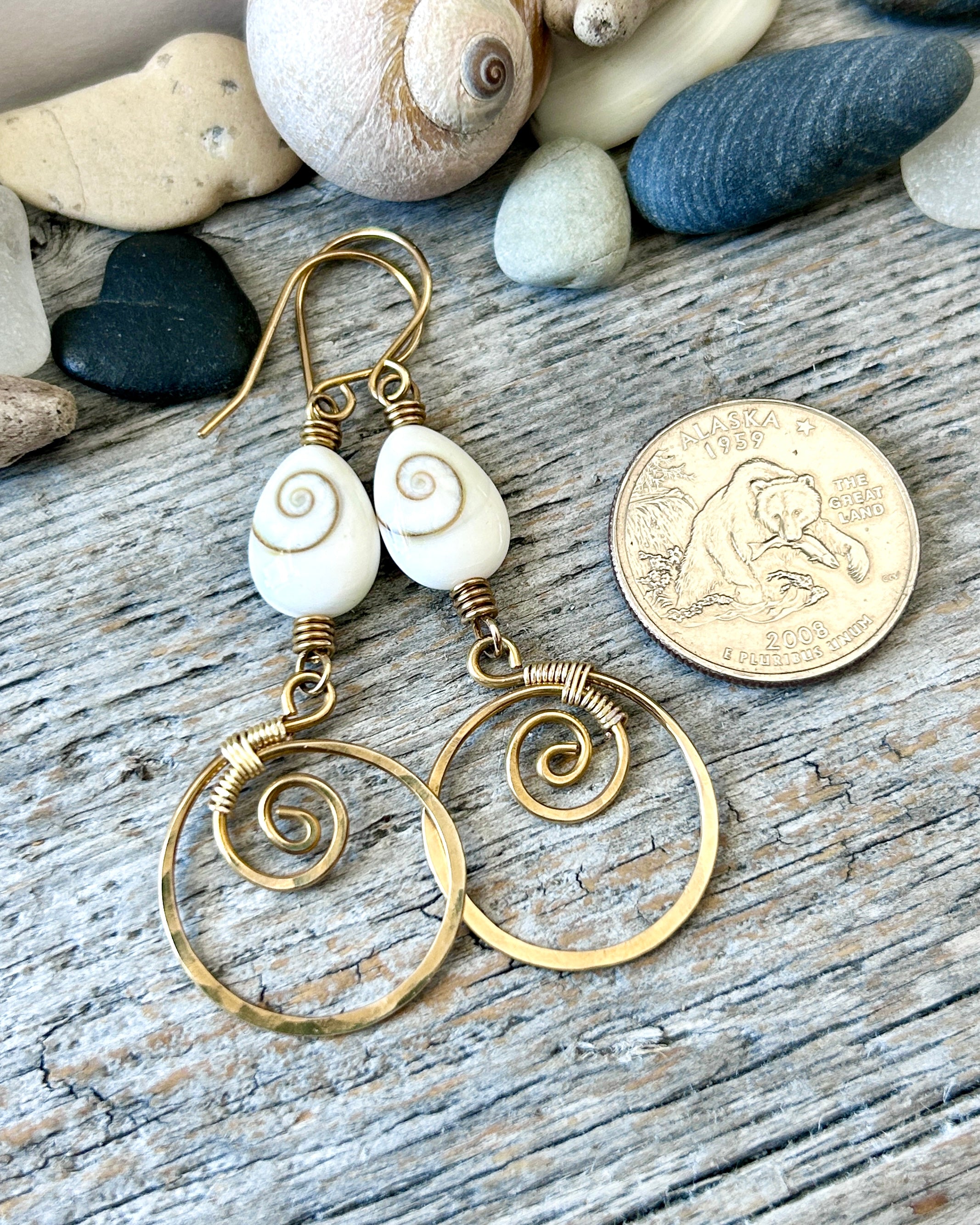 #1245 907 lmm Brass spirals with shell teardrops earrings