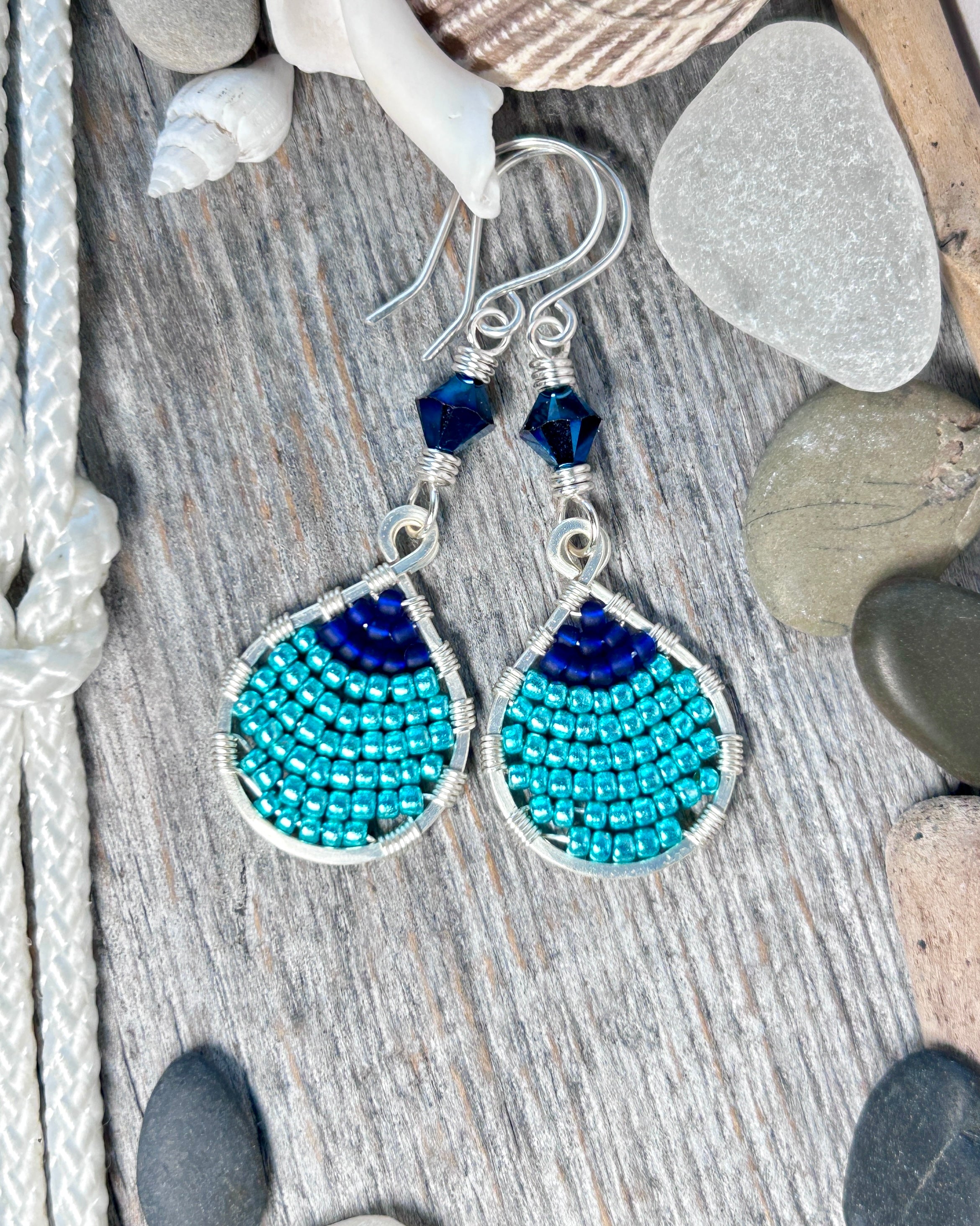 #1276 907 lmm  Buoy Seed Bead, Small, Teal Shine & Navy with Swarovski Navy Crystals