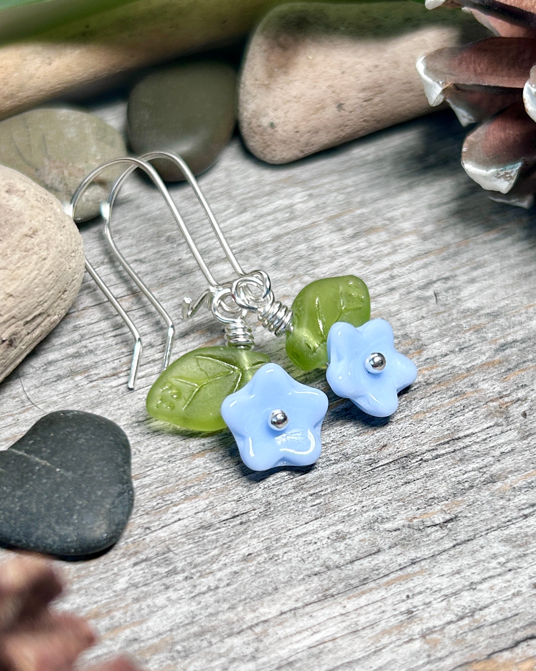 (#1293 907 lmm) Forget me not earrings with silver plated wire