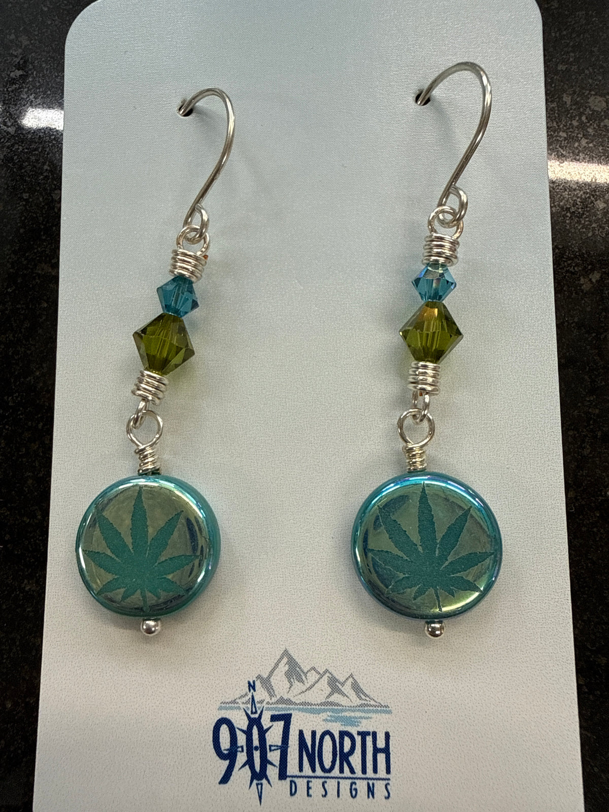 #E1300 Cannabis Leaf Czech Glass