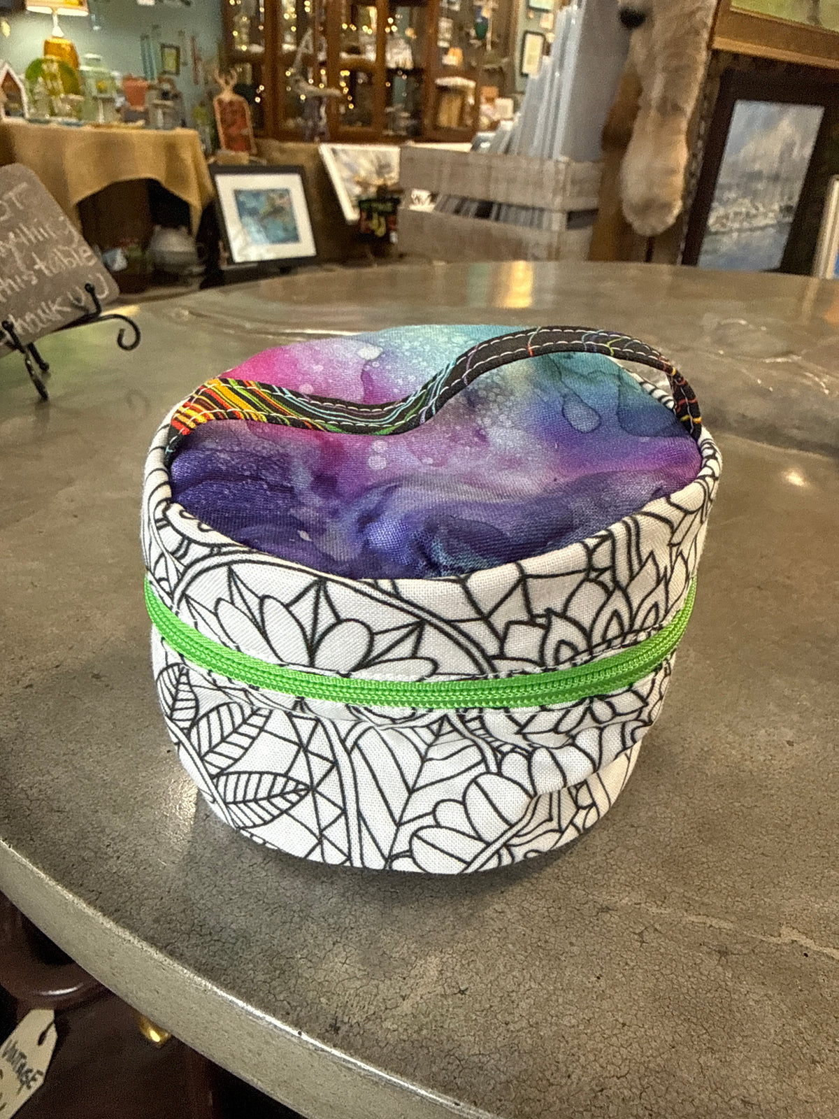Small round zip pouch