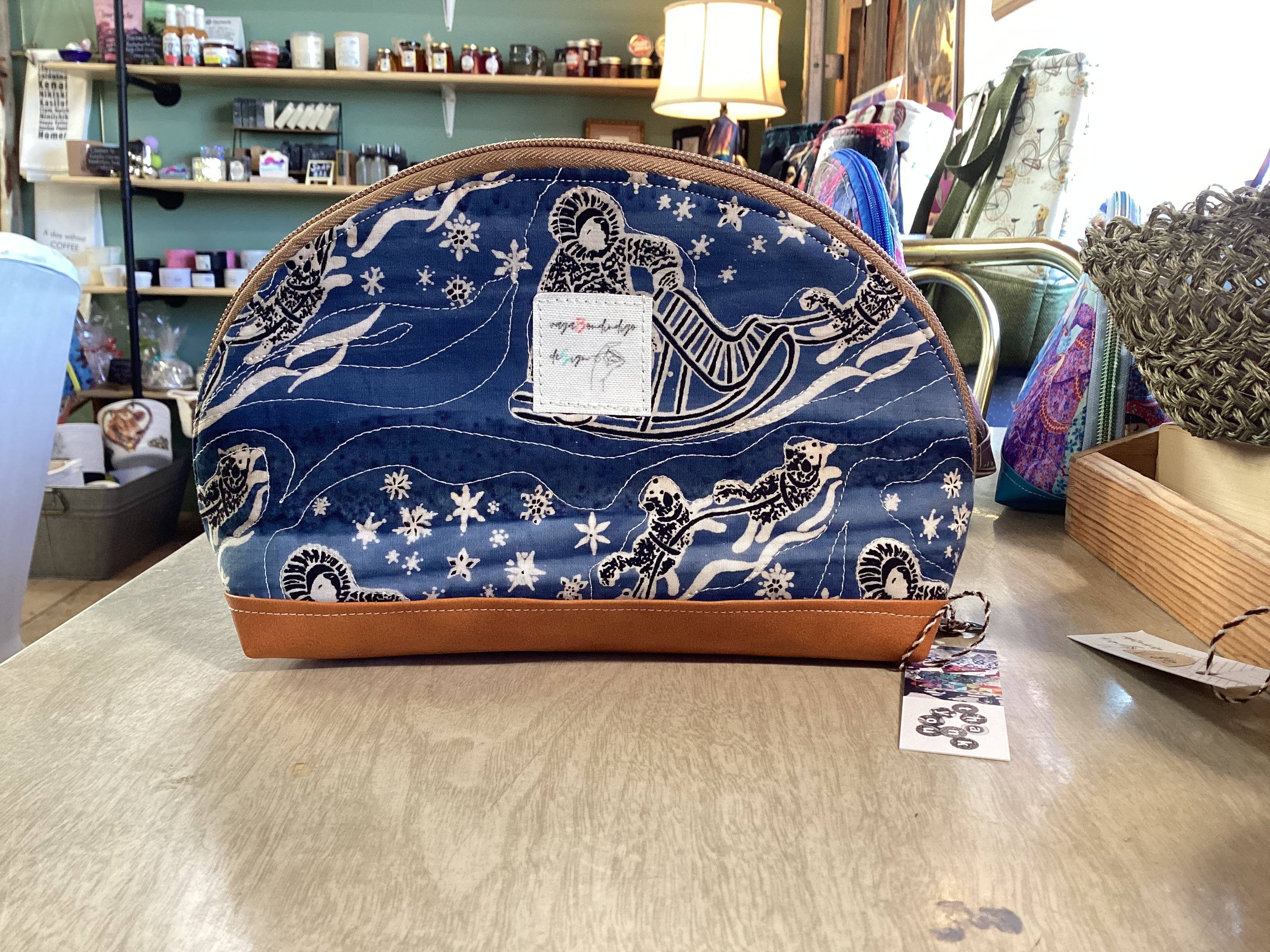 Medium Zipper Pouch 9”x6” (Dumpling)