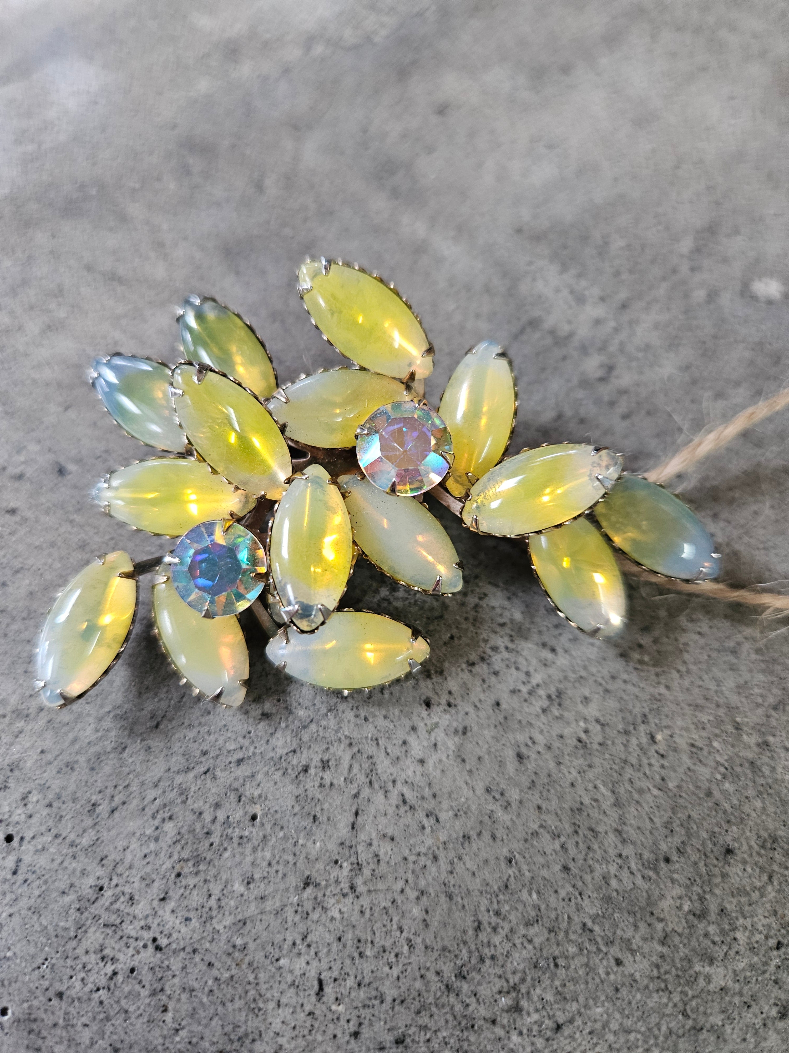 Brooch (vintage)