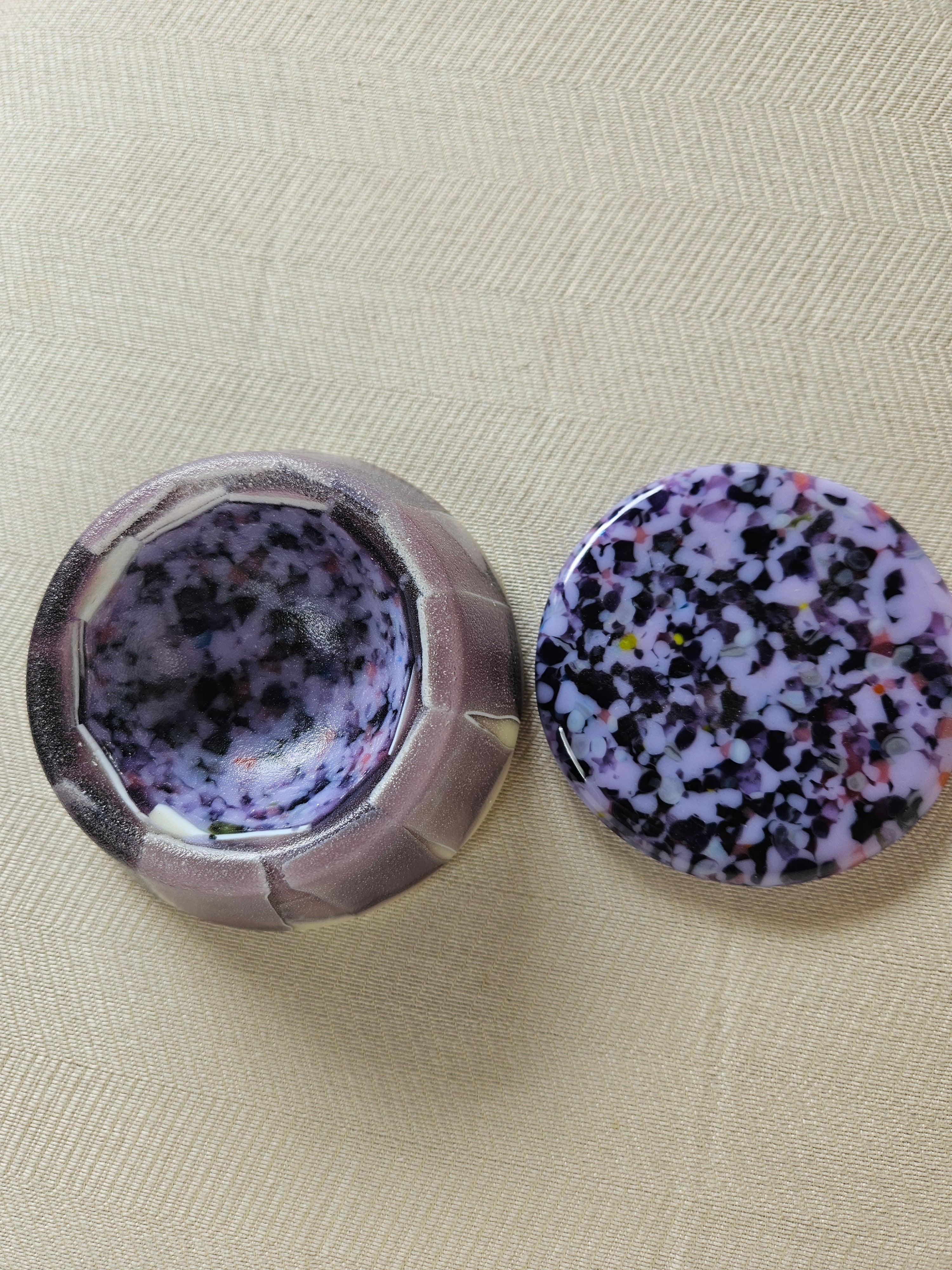 #138 Round Purple Box With Top