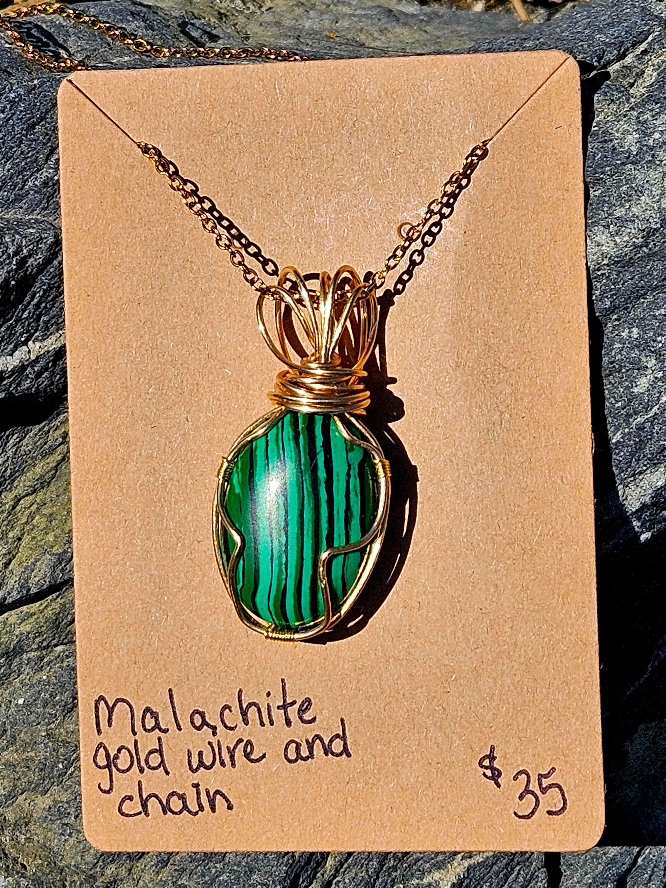 Malachite with gold wire and chsin necklace  RH48