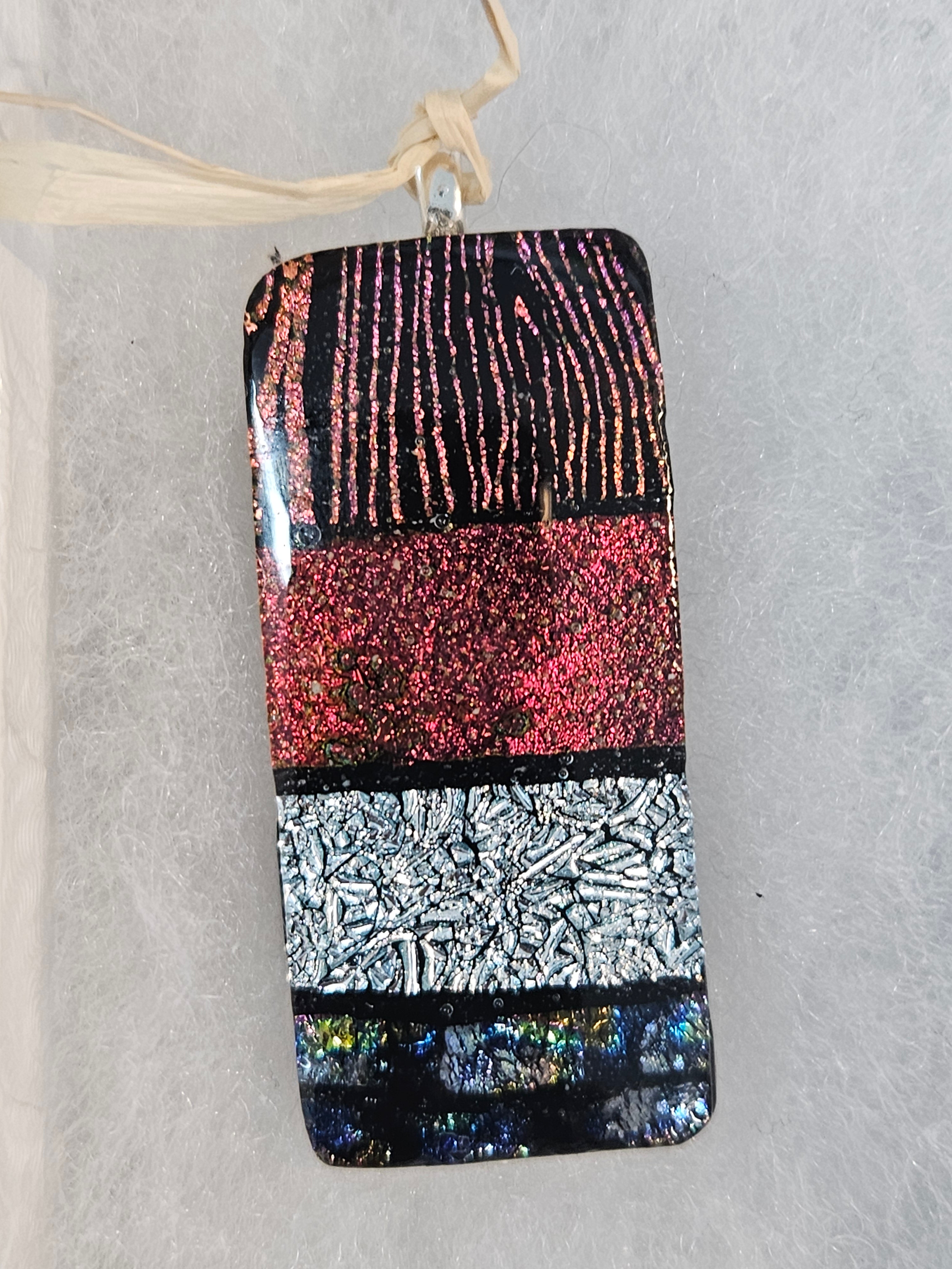 #109 Dichroic Pendant no chain